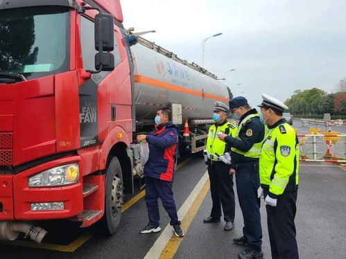 春節(jié)假期我市交通運(yùn)輸運(yùn)行平穩(wěn)有序，城市配送運(yùn)輸服務(wù)高效暢通